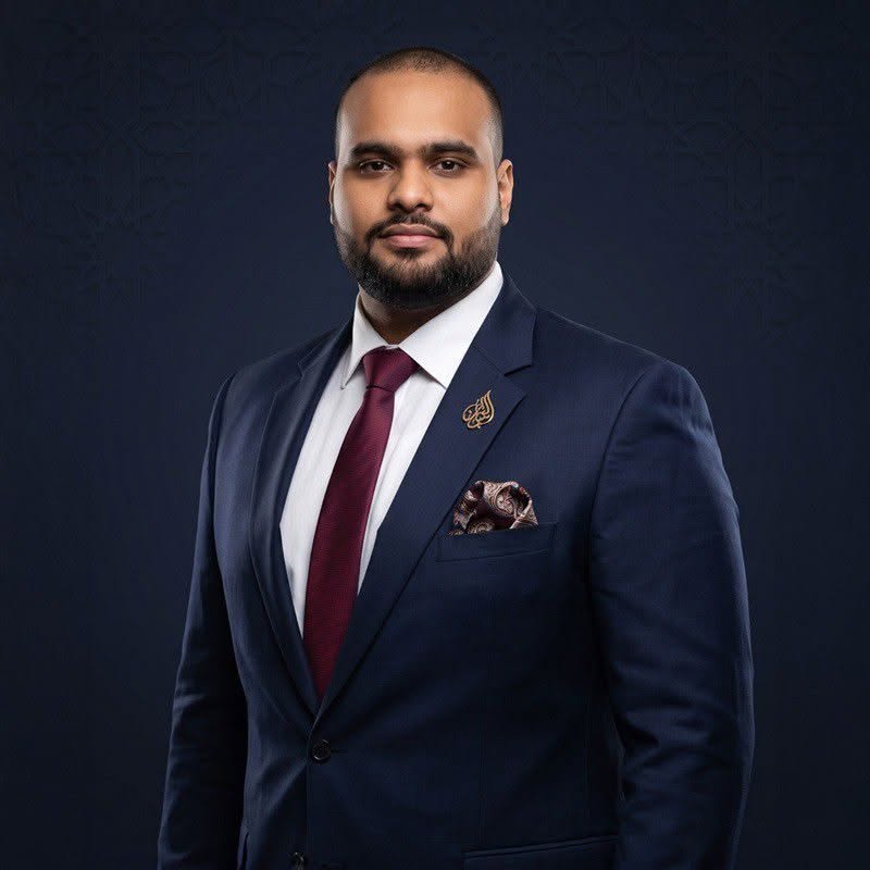 الأستاذ عمر محمد